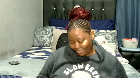 Snapshot of thickcaramel_p chatting on 05/11/26, 04:48 phindy online show from 05/11/26, 04:48