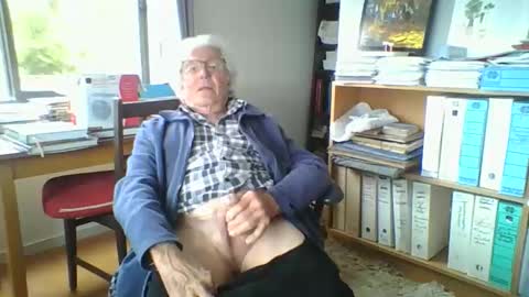 Snapshot of thickcockat71 chatting on 10/23/25, 01:05 Thickcockat71 online show from 10/23/25, 01:05