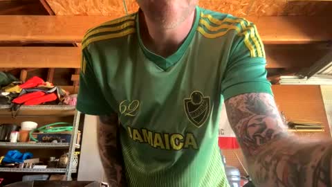 Snapshot of thickcockcali chatting on 03/03/25, 08:32 CaliLove916 online show from 03/03/25, 08:32