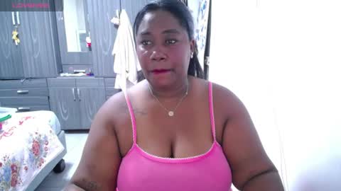 Snapshot of thickebonymilf chatting on 07/22/26, 06:27 XIOMARA online show from 07/22/26, 06:27