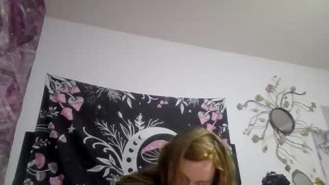 Ariel online show from 11/28/25, 11:07