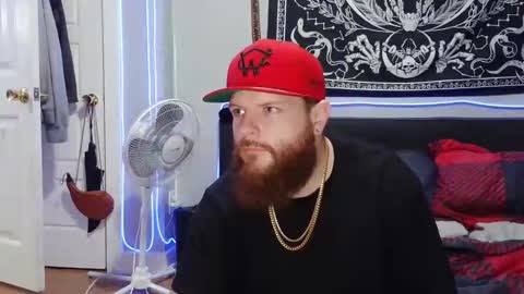 Snapshot of thickhandsomeman chatting on 12/13/24, 07:15 ThickHandsomeMan online show from 12/13/24, 07:15