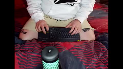 Snapshot of thickhandsomeman chatting on 01/23/25, 03:58 ThickHandsomeMan online show from 01/23/25, 03:58