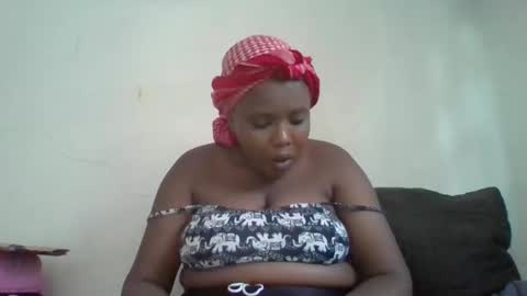 Snapshot of thickianababe chatting on 01/07/25, 12:31 thickianababe online show from 01/07/25, 12:31