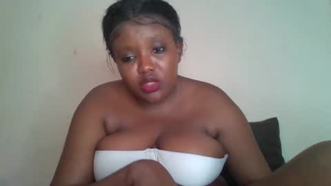 Snapshot of thickianababe chatting on 01/25/25, 12:38 thickianababe online show from 01/25/25, 12:38