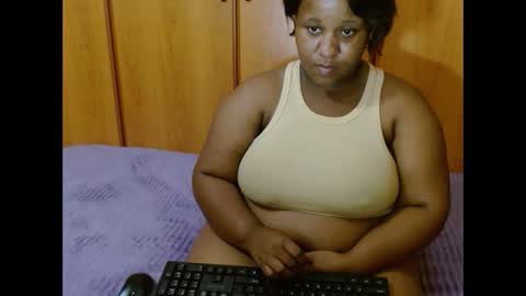 Snapshot of thickjuicyxxx chatting on 10/04/25, 07:23 thickjuicyxxx online show from 10/04/25, 07:23