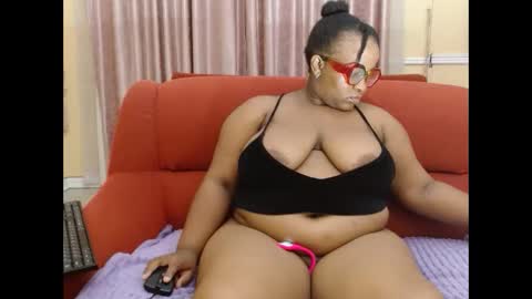 Snapshot of thickjuicyxxx chatting on 10/11/25, 05:11 thickjuicyxxx online show from 10/11/25, 05:11