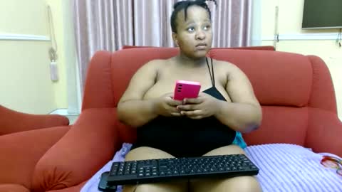 Snapshot of thickjuicyxxx chatting on 10/12/25, 04:17 thickjuicyxxx online show from 10/12/25, 04:17