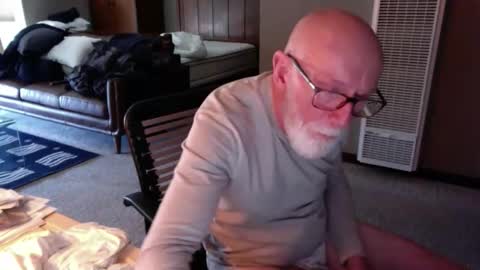 Snapshot of thickmorninwood chatting on 05/14/26, 04:14 thickmorninwood online show from 05/14/26, 04:14