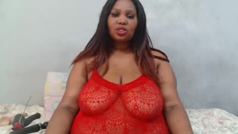Snapshot of thicksexymellons chatting on 02/14/25, 10:28 Pat online show from 02/14/25, 10:28
