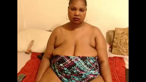 Snapshot of thicksexymellons chatting on 11/12/25, 08:19 Pat online show from 11/12/25, 08:19