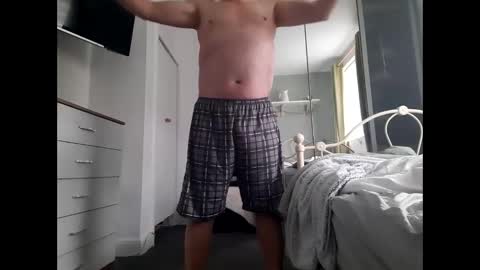 Snapshot of thicksingarters chatting on 10/03/25, 11:07 thicksingarters online show from 10/03/25, 11:07