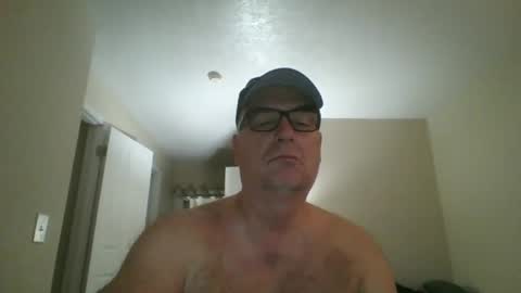 Snapshot of thickwhiteload chatting on 12/15/24, 02:37 thickwhiteload online show from 12/15/24, 02:37