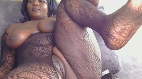 thicky_babes online show from 04/24/26, 08:00