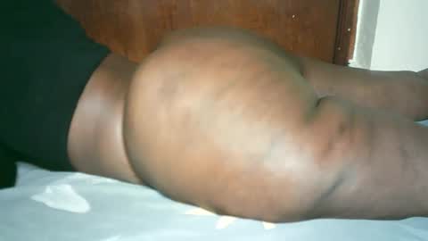 Snapshot of thickybabe_05 chatting on 01/25/25, 09:04 thickybabe_05 online show from 01/25/25, 09:04