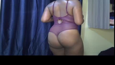 Snapshot of thickysally chatting on 02/18/26, 04:25 thickysally online show from 02/18/26, 04:25