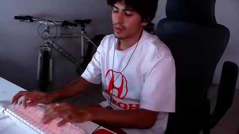 Snapshot of thieves_us chatting on 11/09/25, 04:55 thieves_us online show from 11/09/25, 04:55