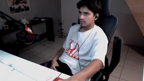 Snapshot of thieves_us chatting on 12/15/25, 06:06 thieves_us online show from 12/15/25, 06:06