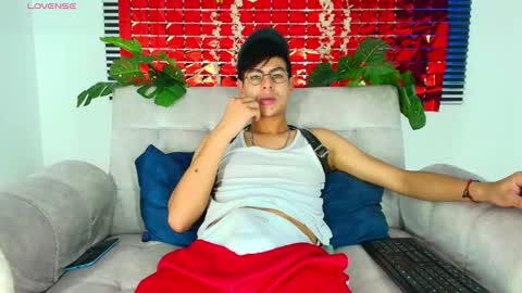 Snapshot of thiiagosaeenz chatting on 02/17/26, 05:30 Thiago Saenzz online show from 02/17/26, 05:30