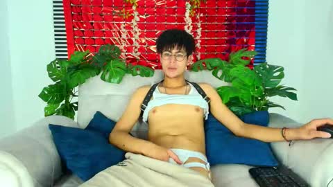 Snapshot of thiiagosaeenz chatting on 02/23/26, 03:53 Thiago Saenzz online show from 02/23/26, 03:53