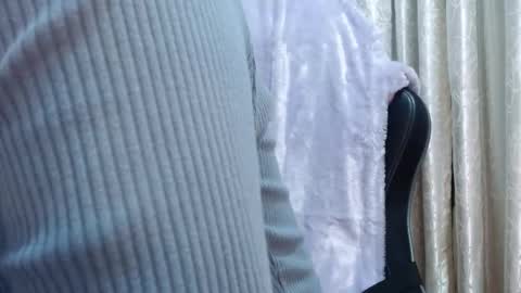 sara online show from 02/09/26, 02:15