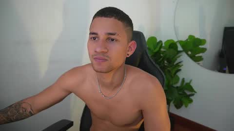 Snapshot of thin_tommy11 chatting on 12/20/25, 08:49 thin_tommy11 online show from 12/20/25, 08:49