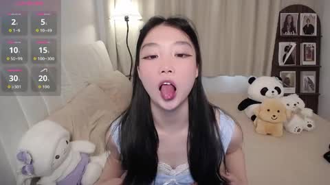 Snapshot of thisgirl__ chatting on 05/23/26, 01:55 kk online show from 05/23/26, 01:55