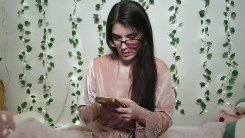 Snapshot of thistlefernsby chatting on 07/23/26, 01:58 thistlefernsby online show from 07/23/26, 01:58