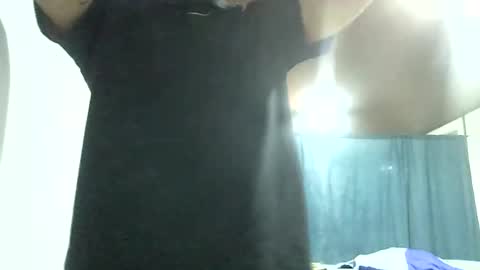 Snapshot of thomas2wood chatting on 04/19/26, 12:11 Thomas2Wood online show from 04/19/26, 12:11