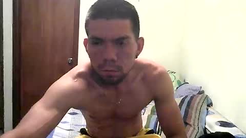 Snapshot of thomas2wood chatting on 04/28/26, 03:11 Thomas2Wood online show from 04/28/26, 03:11