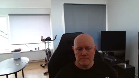 Snapshot of thomas315627 chatting on 06/11/26, 02:15 thomas315627 online show from 06/11/26, 02:15