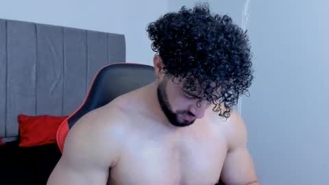 Snapshot of thomas_brandon chatting on 01/06/26, 04:05 Thomas Brandon online show from 01/06/26, 04:05