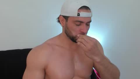 Snapshot of thomas_brandon chatting on 02/11/26, 04:06 Thomas Brandon online show from 02/11/26, 04:06