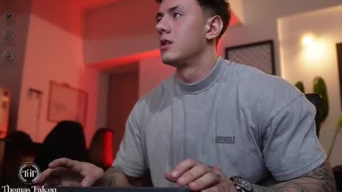 Thomas Falcon online show from 02/10/25, 01:35