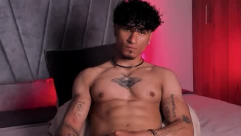 Thomas 3  JUST STAY AND BE MY LAST LOVE online show from 10/04/25, 02:31