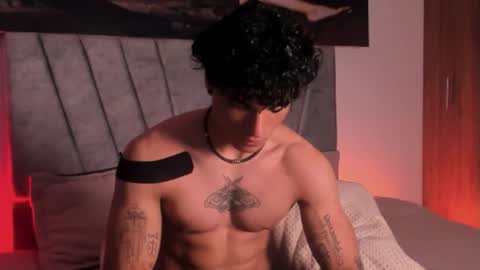 Thomas 3  JUST STAY AND BE MY LAST LOVE online show from 12/04/25, 04:11