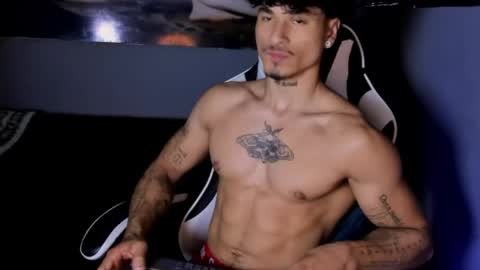 Snapshot of thomas_fit1 chatting on 06/09/26, 03:18 Thomas 3 JUST STAY AND BE MY LAST LOVE online show from 06/09/26, 03:18