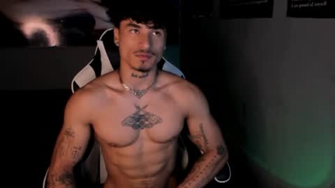 Snapshot of thomas_fit1 chatting on 06/12/26, 03:27 Thomas 3 JUST STAY AND BE MY LAST LOVE online show from 06/12/26, 03:27