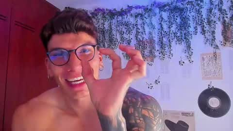 Thomas Grey online show from 03/08/25, 06:43