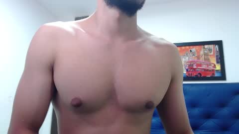 Snapshot of thomas_neuman chatting on 01/21/25, 08:32 Thomas online show from 01/21/25, 08:32