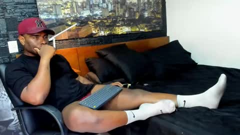 Snapshot of thomas_santtos01 chatting on 01/23/25, 01:45 thomas Santtos online show from 01/23/25, 01:45