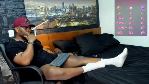 Snapshot of thomas_santtos01 chatting on 01/25/25, 02:58 thomas Santtos online show from 01/25/25, 02:58