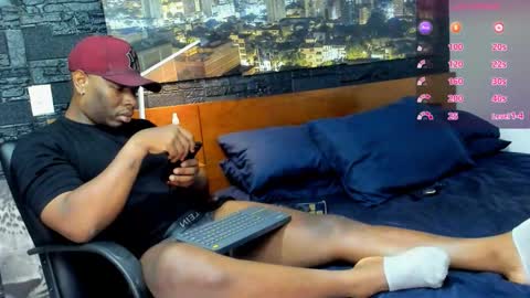 Snapshot of thomas_santtos01 chatting on 02/12/25, 11:30 thomas Santtos online show from 02/12/25, 11:30