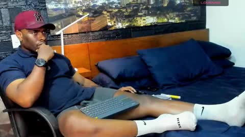 Snapshot of thomas_santtos01 chatting on 02/15/25, 12:37 thomas Santtos online show from 02/15/25, 12:37