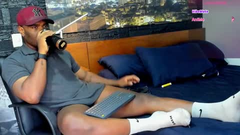 Snapshot of thomas_santtos01 chatting on 02/15/25, 12:33 thomas Santtos online show from 02/15/25, 12:33