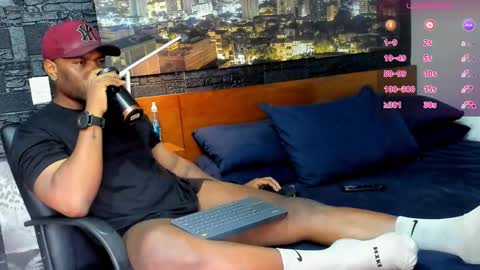 Snapshot of thomas_santtos01 chatting on 02/17/25, 12:48 thomas Santtos online show from 02/17/25, 12:48