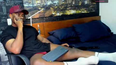 Snapshot of thomas_santtos01 chatting on 02/18/25, 01:11 thomas Santtos online show from 02/18/25, 01:11