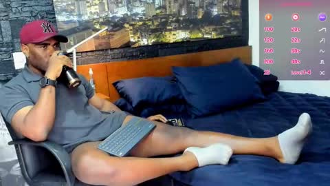 Snapshot of thomas_santtos01 chatting on 02/21/25, 10:15 thomas Santtos online show from 02/21/25, 10:15