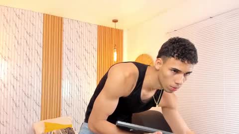 Thomas online show from 02/11/25, 09:35