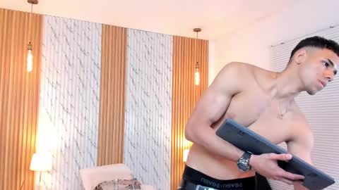 Thomas online show from 02/20/25, 07:52